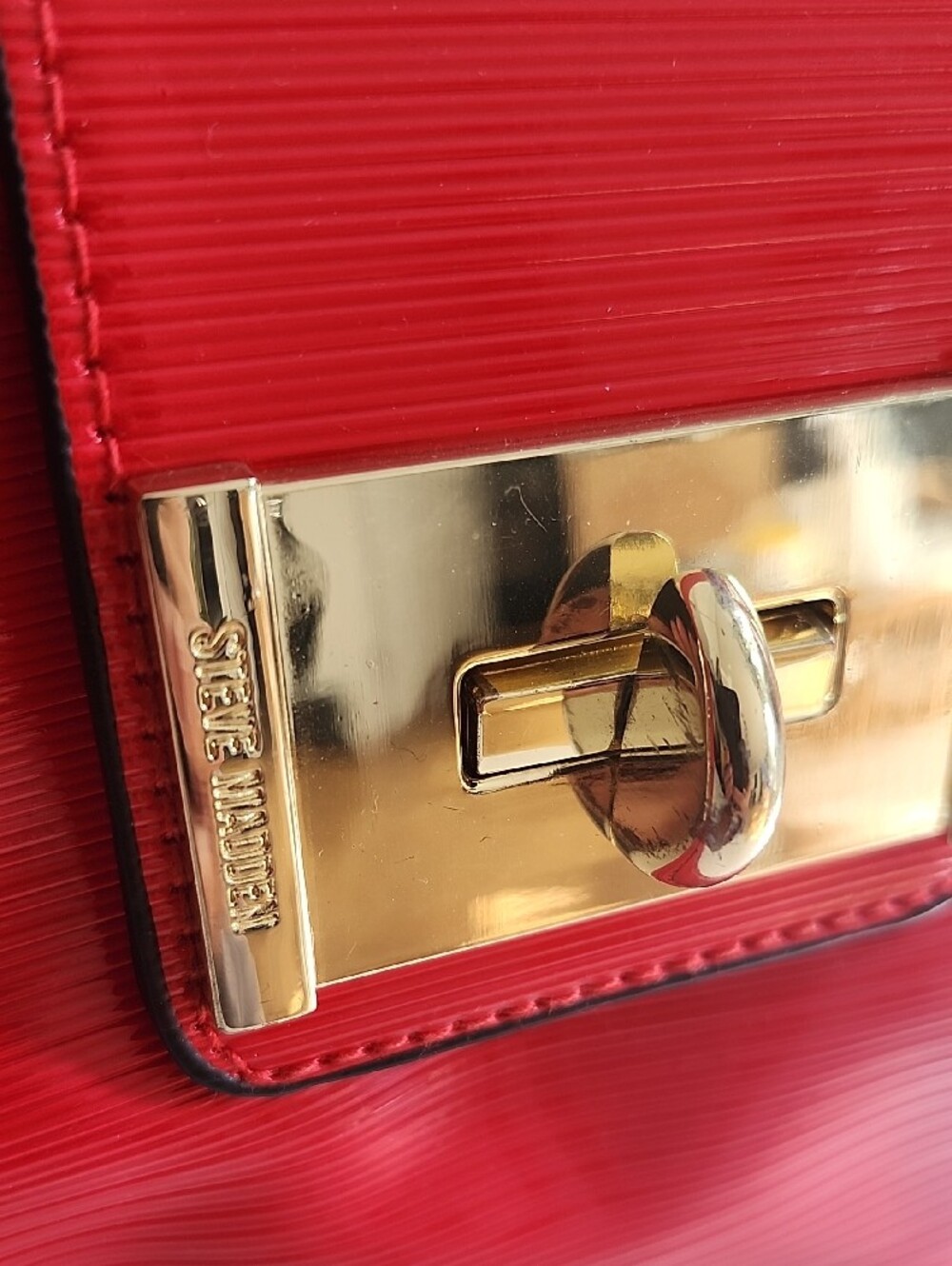 Steve Madden Red Crossbody Bag with Gold Hardware - Picture 2 of 8